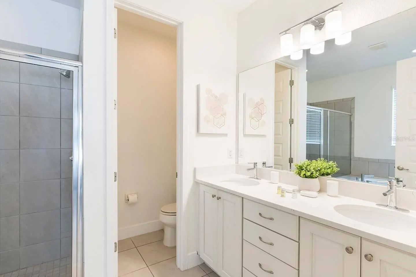 Double vanity en-suite with walk-in shower