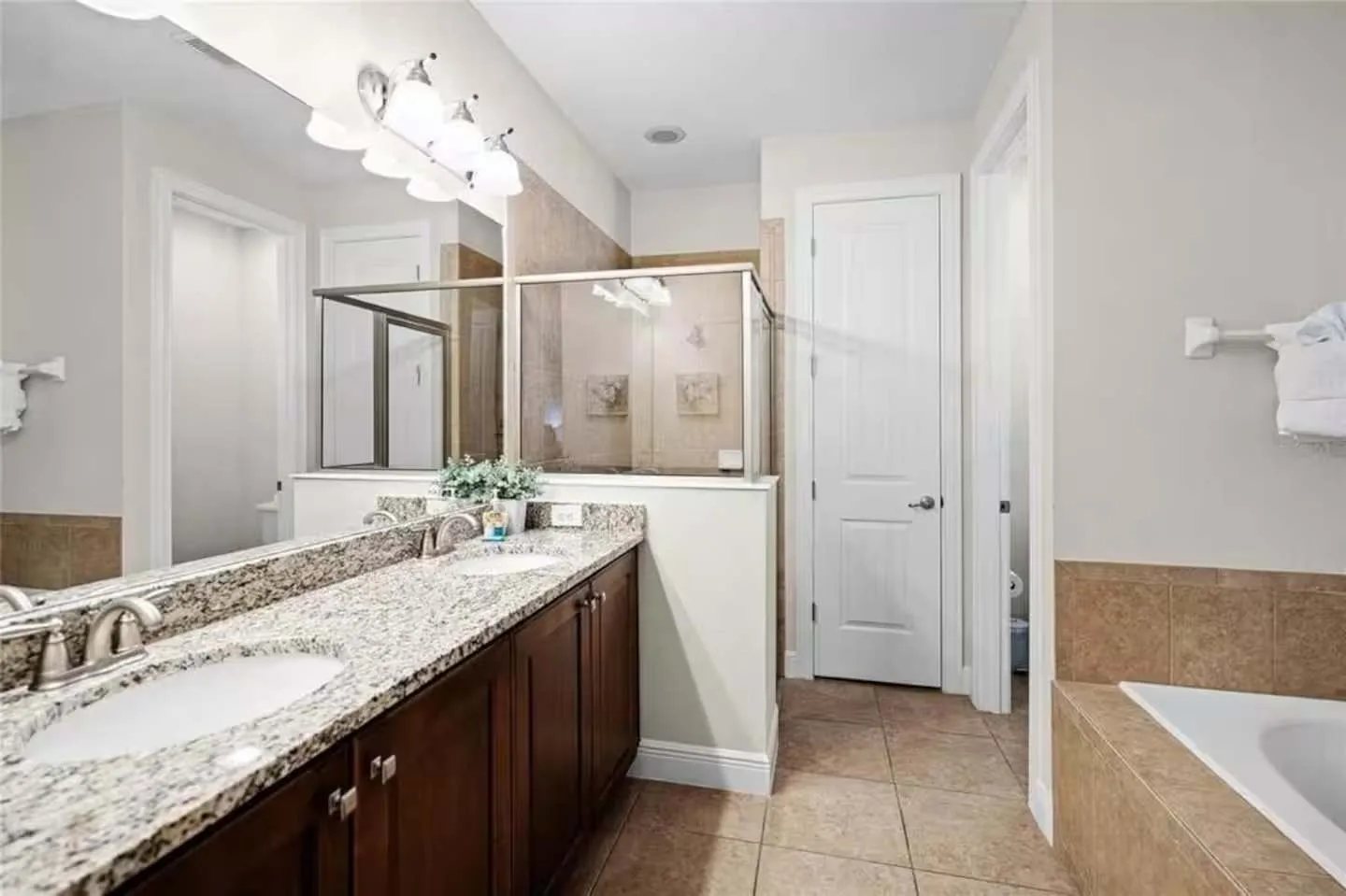 Double vanity granite countertop